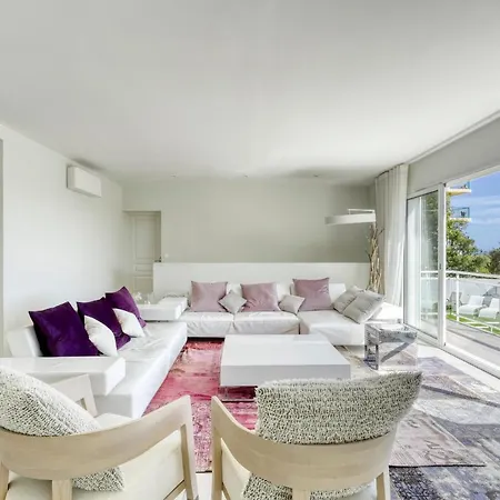 Villa Magnifique Contemporaine Vue Avec Piscine Chauffee Toute L'annee, Proche De Saint-tropez Cavalaire-sur-Mer