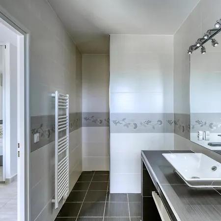 Magnifique Contemporaine Vue Avec Piscine Chauffee Toute L'annee, Proche De Saint-tropez * Cavalaire-sur-Mer