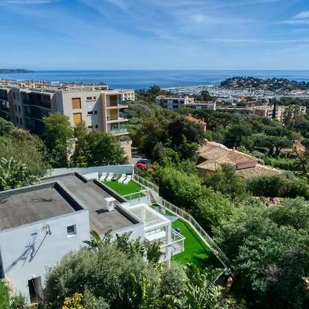 Villa Magnifique Contemporaine Vue Avec Piscine Chauffee Toute L'annee, Proche De Saint-tropez Cavalaire-sur-Mer