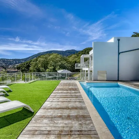 Magnifique Contemporaine Vue Avec Piscine Chauffee Toute L'annee, Proche De Saint-tropez Villa *