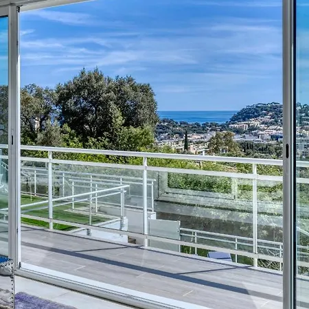 Magnificent Contemporary 5-star With Sea View And Heated Swimming Pool, Near Saint Tropez *